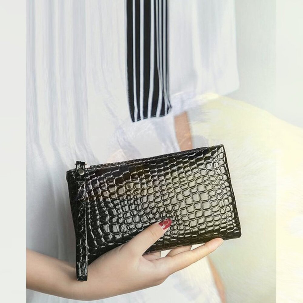 New Crocodile Embossed Purse Black 088